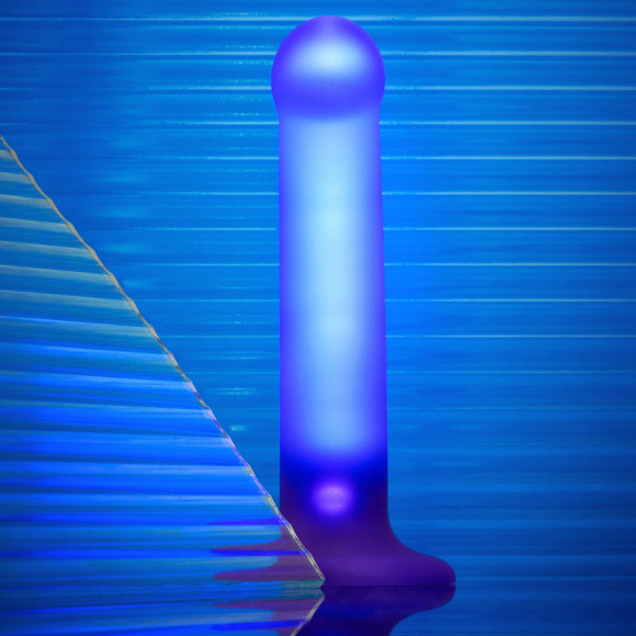 Светящийся фаллоимитатор Strap-on-me Glow-Led Dildo - size M