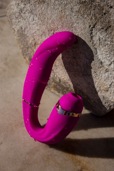 Ярко-розовый вибромассажёр зоны G с вакуумным клиторальным стимулятором My G - 17,4 см. Ярко-розовый вибромассажёр зоны G с вакуумным клиторальным стимулятором My G - 17,4 см.