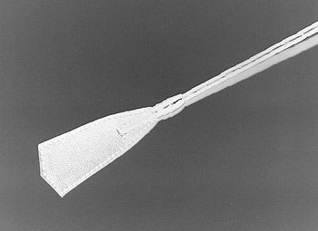 Стек спанкерный с наконечником-хлопушкой белого цвета - 75 см.