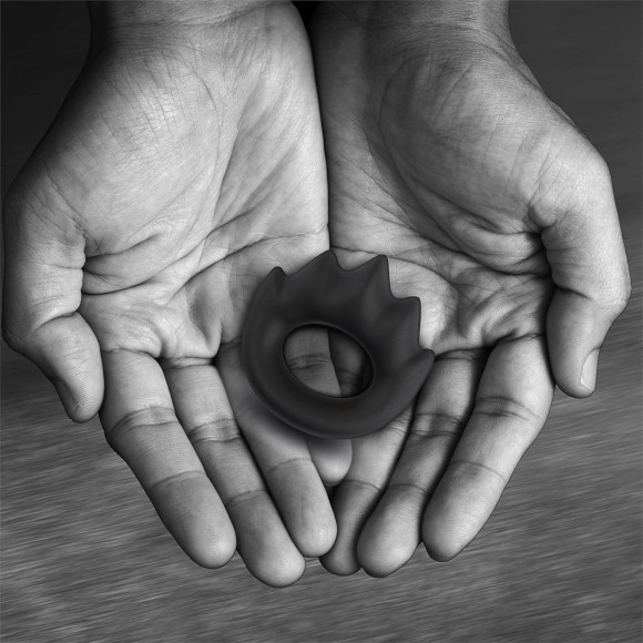 Черное эрекционное кольцо с массажными гребнями Rooster Xander Черное эрекционное кольцо с массажными гребнями Rooster Xander