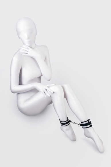 Серебристо-черные оковы Anonymo Серебристо-черные оковы Anonymo