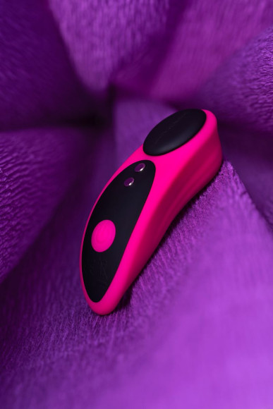 Розово-черный вибростимулятор в трусики Lovense Ferri Розово-черный вибростимулятор в трусики Lovense Ferri