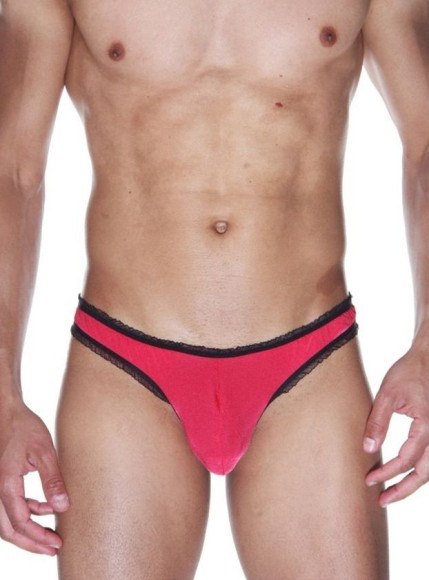 Красные мужские трусы-бразилиана с черной рюшевой отделкой Красные мужские трусы-бразилиана с черной рюшевой отделкой
