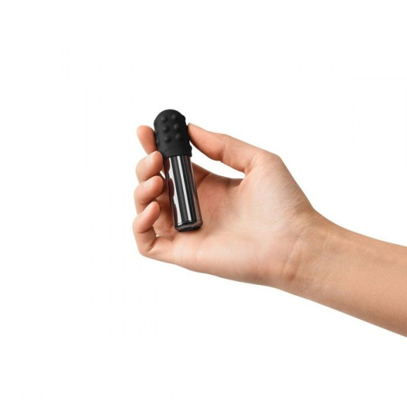 Черная вибропулька Le Wand Bullet с 2 нежными насадками Черная вибропулька Le Wand Bullet с 2 нежными насадками