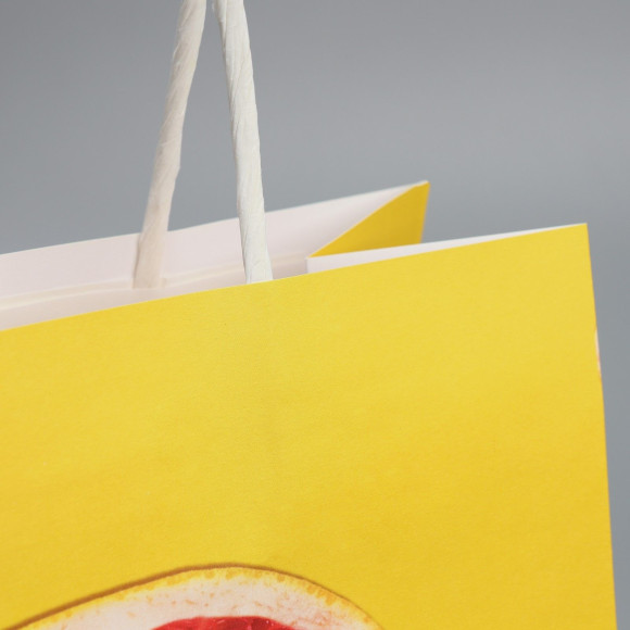 Подарочный крафтовый пакет «Сладость» - 22×22×11 см. Подарочный крафтовый пакет «Сладость» - 22×22×11 см.