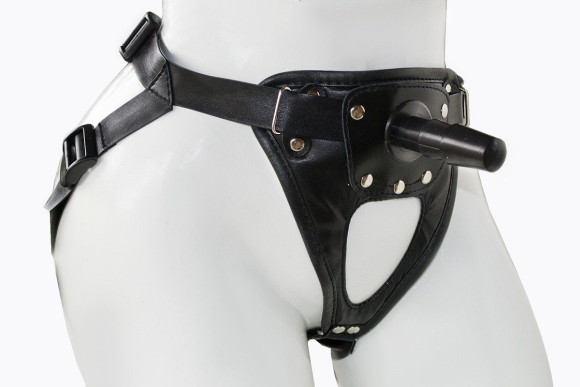 Страпон телесного цвета с регулируемыми трусиками - 15,7 см. Страпон телесного цвета с регулируемыми трусиками - 15,7 см.