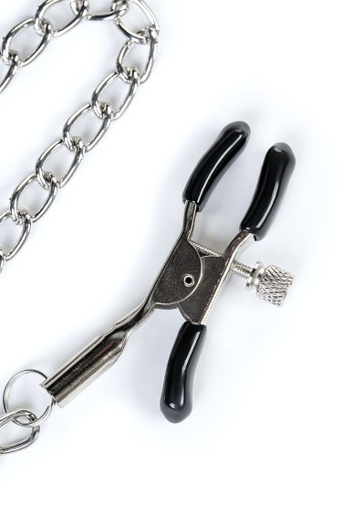 Черный кляп-трензель Theatre в виде косточки с зажимами для сосков Черный кляп-трензель Theatre в виде косточки с зажимами для сосков