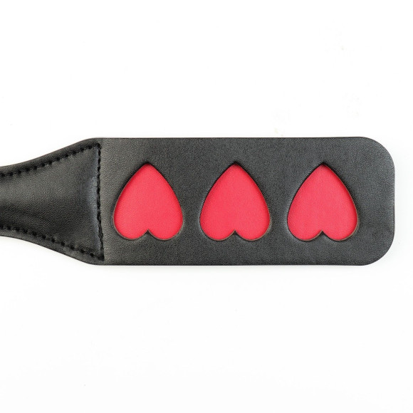 Черная гладкая шлепалка «Сердца» - 38 см. Черная гладкая шлепалка «Сердца» - 38 см.