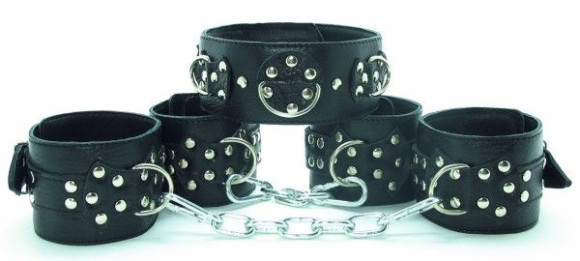 Комплект кожаных БДСМ-аксессуаров с клёпками Комплект кожаных БДСМ-аксессуаров с клёпками