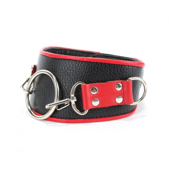 Черно-красный кожаный ошейник с кольцом Черно-красный кожаный ошейник с кольцом