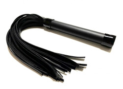 Черная плеть из эко-кожи - 42 см. Черная плеть из эко-кожи - 42 см.