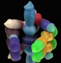 Брелок в форме члена собаки Стаффорд Брелок в форме члена собаки Стаффорд