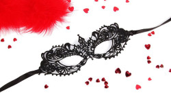 Черная ажурная текстильная маска Кэролин Черная ажурная текстильная маска Кэролин