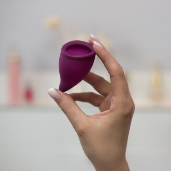 Менструальная чаша Fun Cup Size B Менструальная чаша Fun Cup Size B