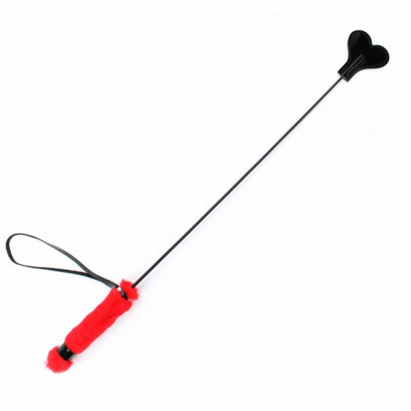 Черный лаковый стек с красной меховой ручкой - 61 см.