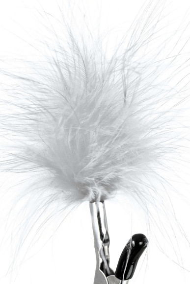 Зажимы для сосков TOYFA Theatre с белым пухом Зажимы для сосков TOYFA Theatre с белым пухом