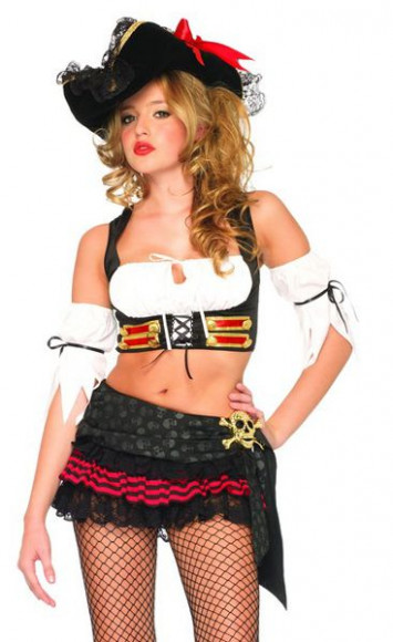 Костюм очаровательной пиратки