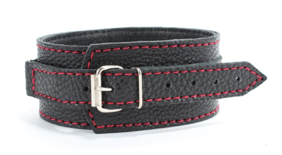 Черный ошейник увеличенного размера с шипами Черный ошейник увеличенного размера с шипами