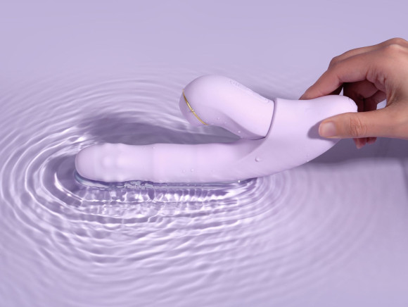 Сиреневый вибромассажер со съёмным клиторальным пульсатором DuoGlow Сиреневый вибромассажер со съёмным клиторальным пульсатором DuoGlow