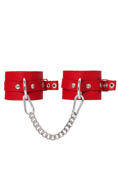 Красные мягкие кожаные оковы с люверсами Красные мягкие кожаные оковы с люверсами