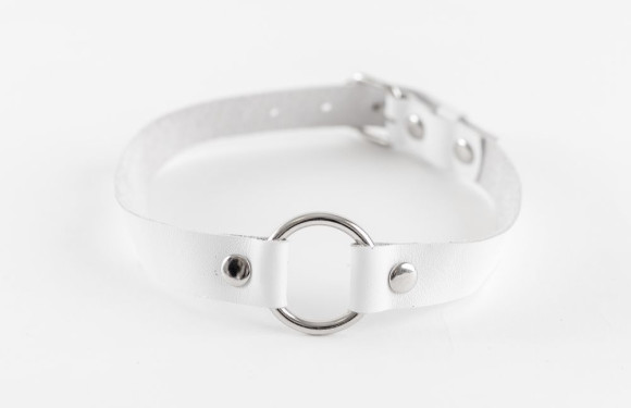 Белый чокер из натуральной кожи Белый чокер из натуральной кожи
