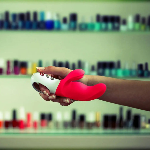 Ярко-розовый вибратор с клиторальным отростком MiSS Bi - 17 см. Ярко-розовый вибратор с клиторальным отростком MiSS Bi - 17 см.