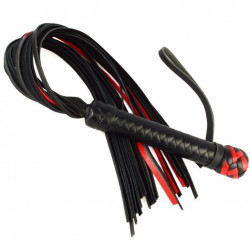 Черно-красная кожаная плеть с петлёй - 65 см. Черно-красная кожаная плеть с петлёй - 65 см.