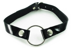Кляп-кольцо на чёрных лаковых ремешках с кнопками Кляп-кольцо на чёрных лаковых ремешках с кнопками
