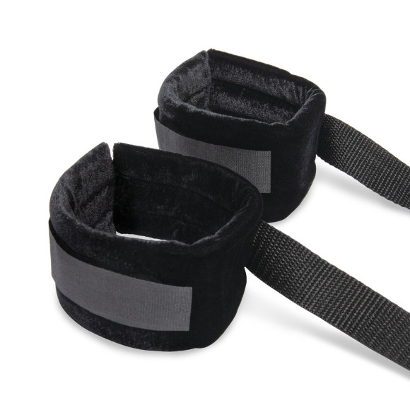 Эротический набор 4PC Bondage Bed Strap & Flogger Kit Эротический набор 4PC Bondage Bed Strap & Flogger Kit