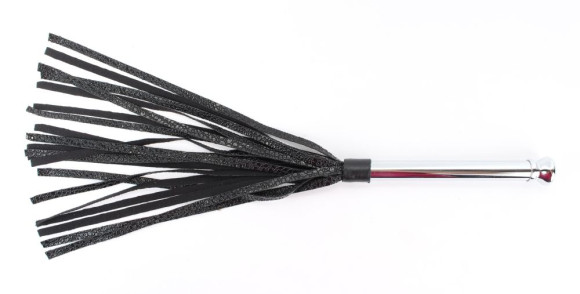 Черная плетка с металлической ручкой - 43 см. Черная плетка с металлической ручкой - 43 см.